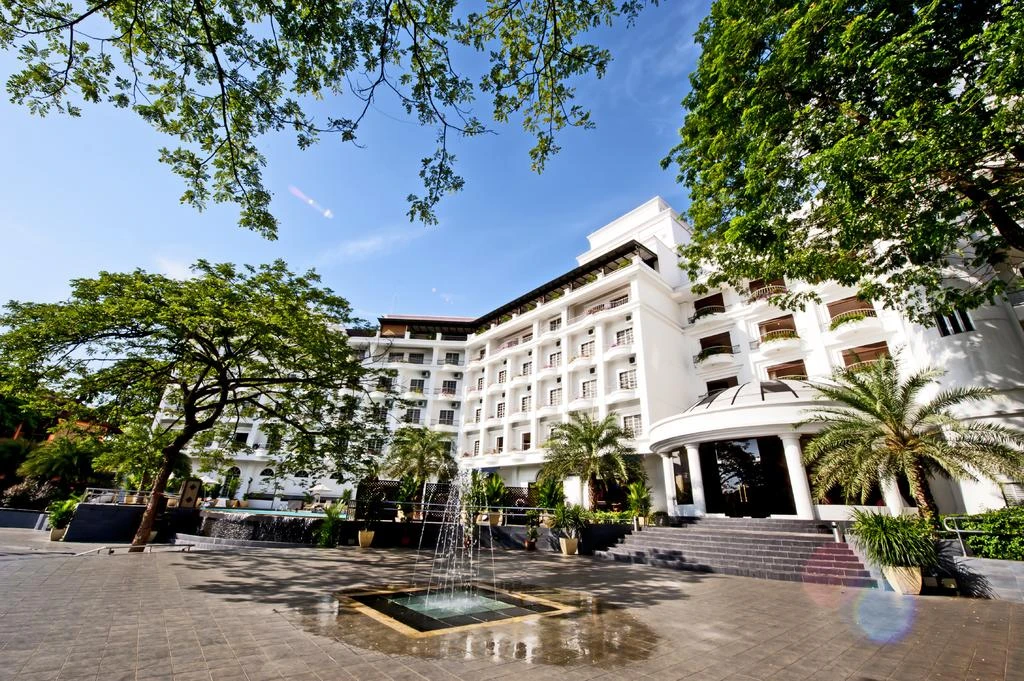 رحلات ماليزيا فندق فالامينجو كوالالمبور وفندق فالامينجو بينانج